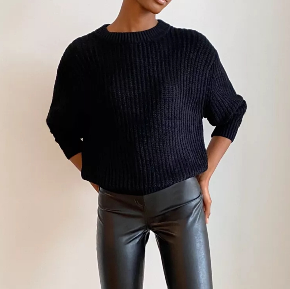 Aritzia Wilfred Free Essential Chenille Sweater Black XS